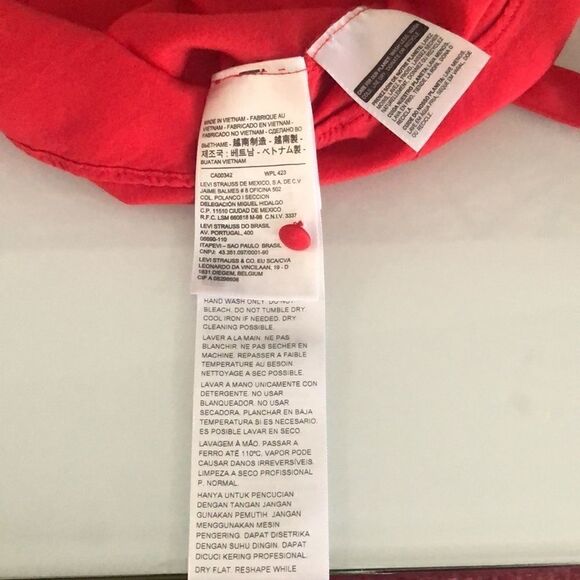 Levi’s host pick ⭐️ Red Long Sleeve Blouse - Picture 9 of 10